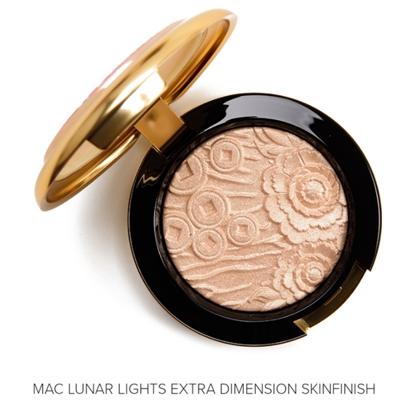 MAC Cosmetics Extra Dimension Skinfinish in Lunar Lights - Picture 7 of 7